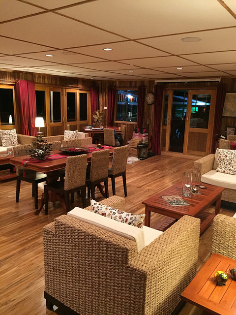 Pandaw Cruises RV Champa Pandaw Interior Restaurant 5.jpg